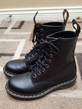 ✨️NWT✨️ Dr. Martens Black Style 11821 (Women's 1460) 8-Eye Boots, Size 37 EU